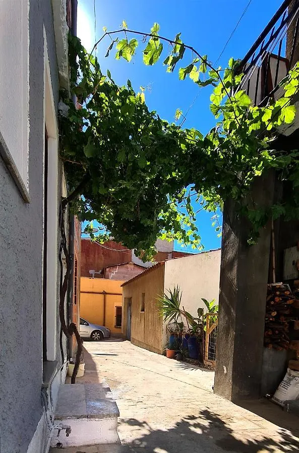3 Mini Studios In Siniscola contacts