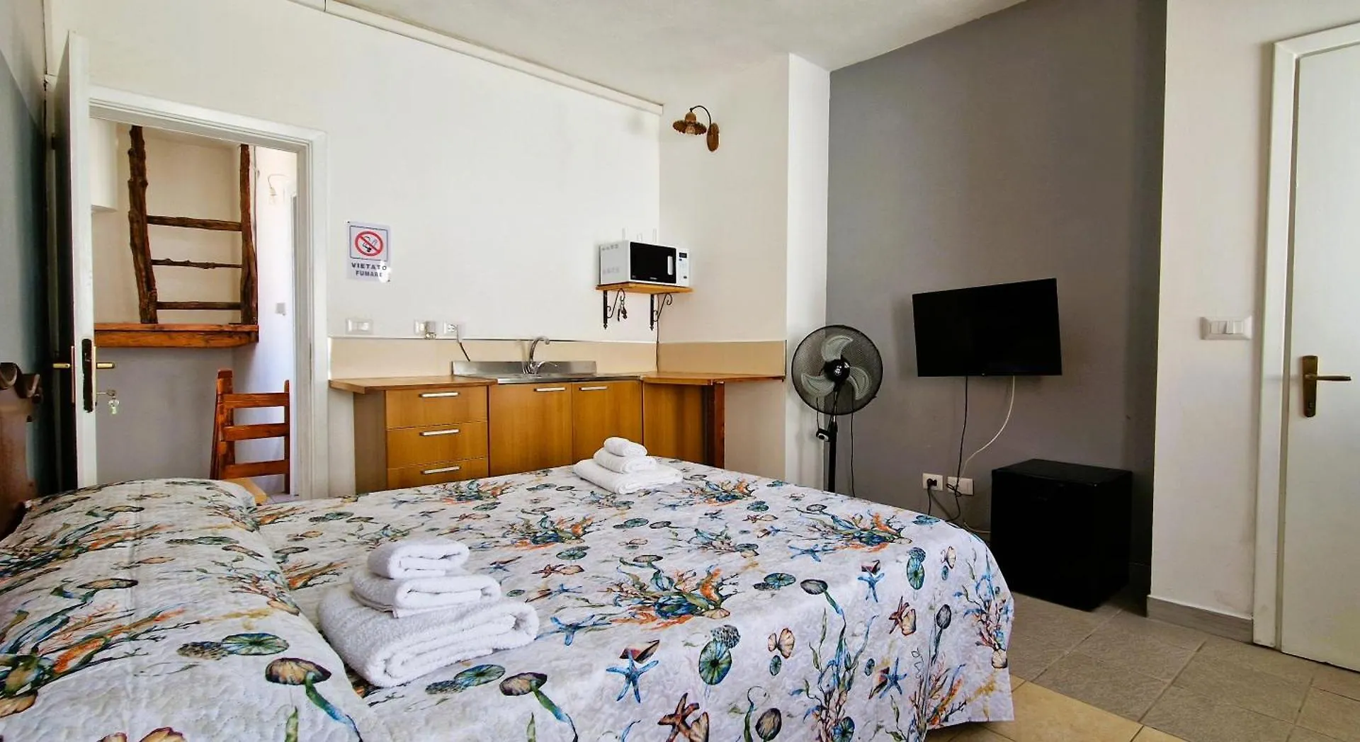 3 Mini Studios In Siniscola